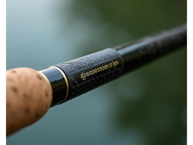 Nahaufnahme einer Alpenström Hochleistungs-Angelrute mit Carbon-Finish